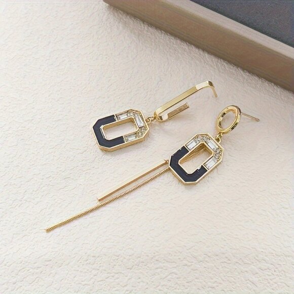 Elegant Asymmetrical Long Tassel Earrings - Picture 2 of 5